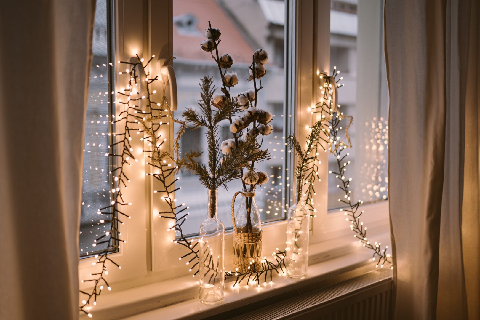 luces-de-navidad-en-la-ventana