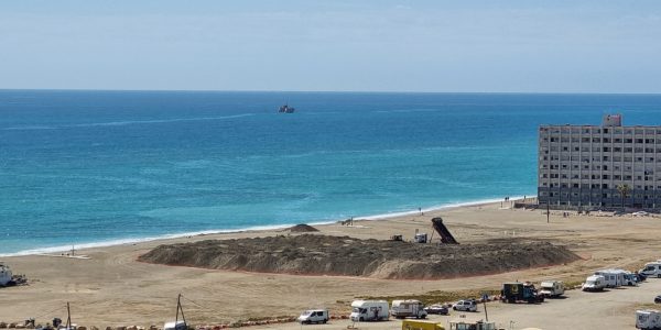 Metrovacesa aporta 160.000 toneladas de arena al litoral malagueño